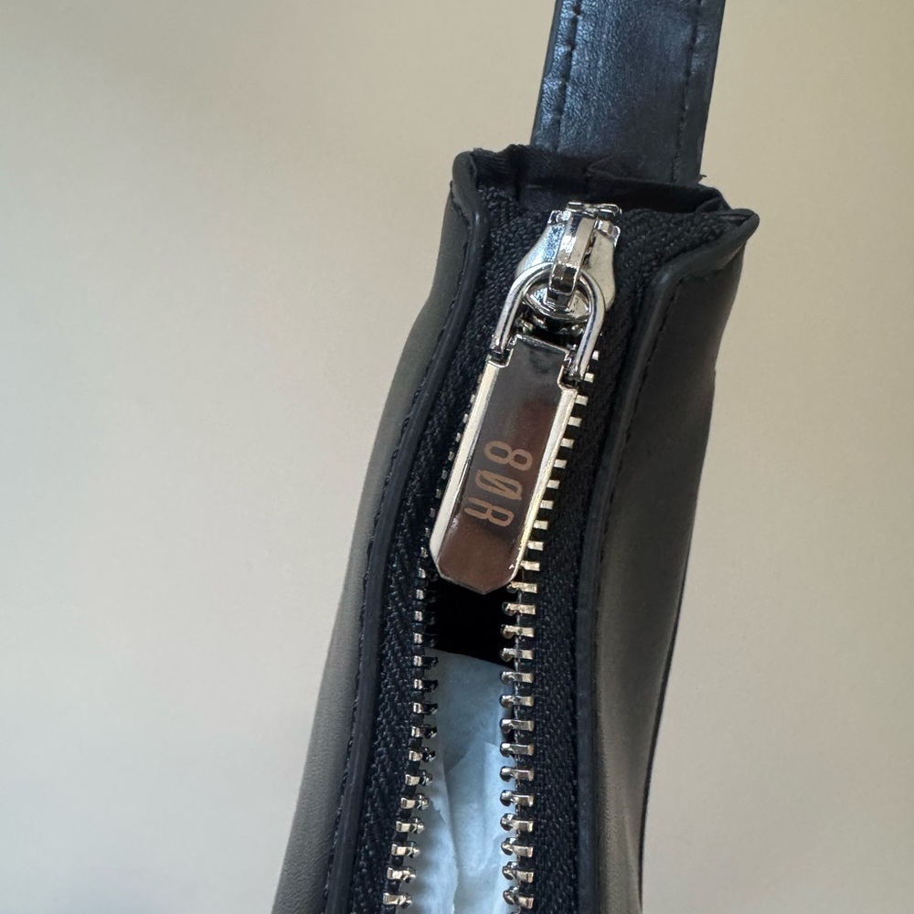 8 Other Reasons Black Crescent Hobo Bag NWOT - Picture 9 of 9